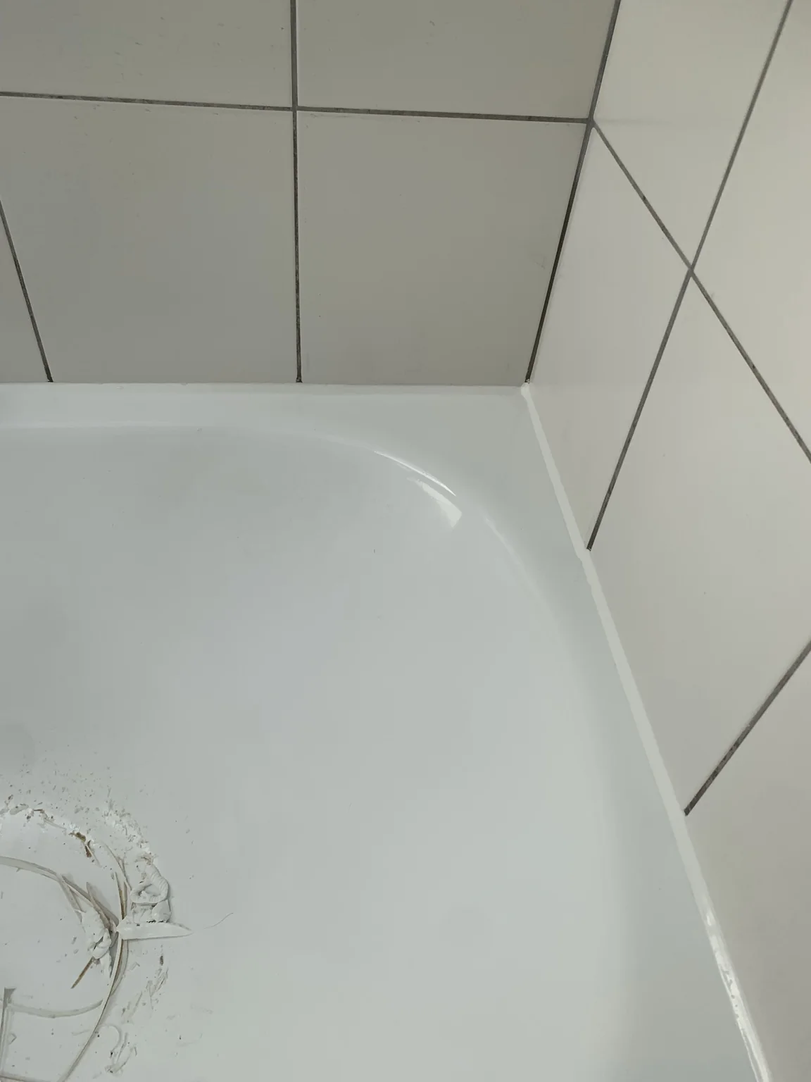 Efter udførelse af ny silikonefuge ved badekar